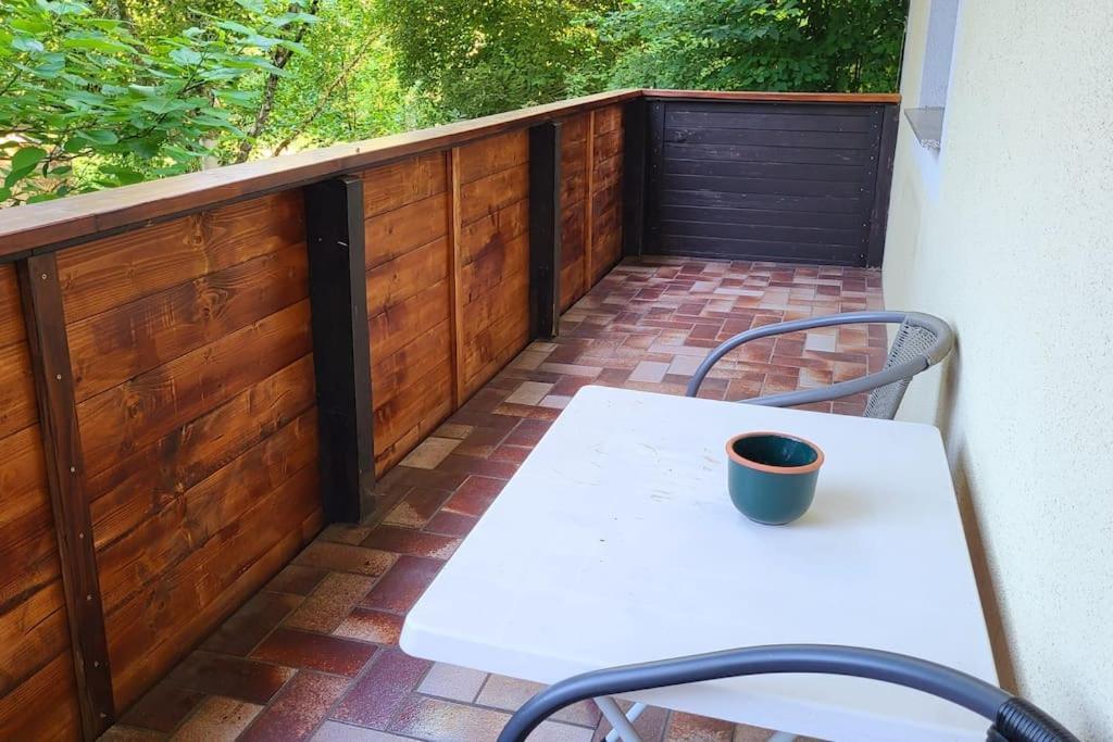 Colourful 2.5 Bedroom With Large Balcony & Garden. Prinzersdorf Eksteriør billede